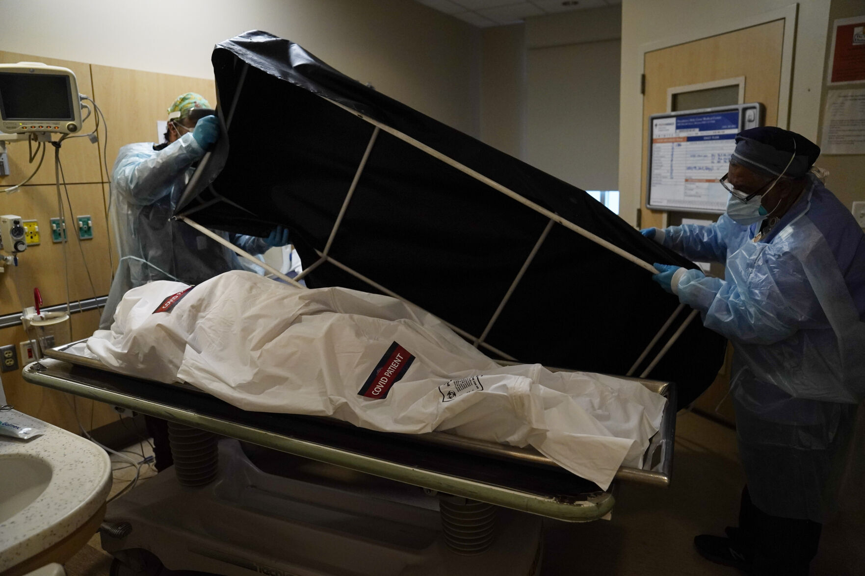 Virus Outbreak Half Million Dead Photo Gallery